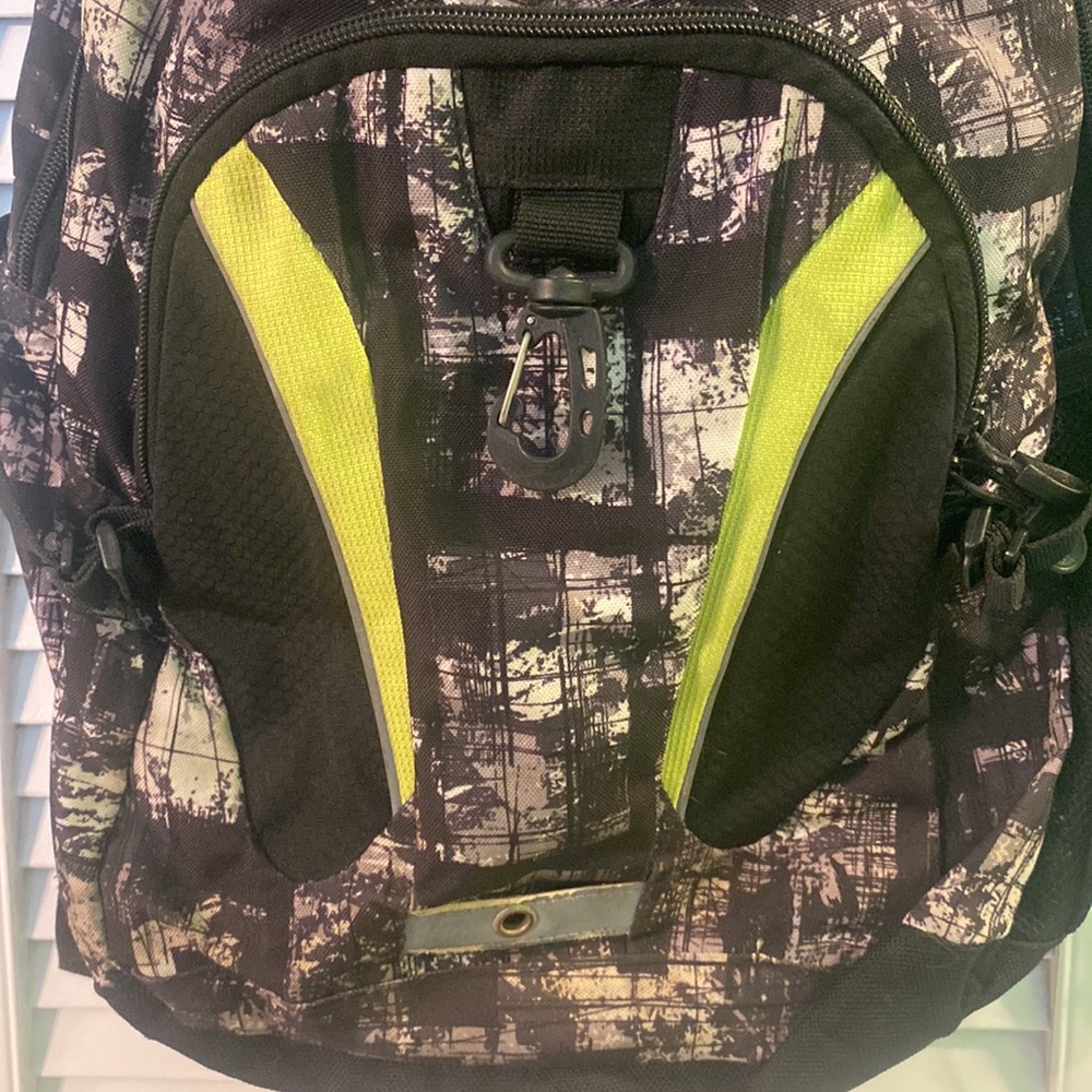 High Sierra Black and Green Backpack - Picture 2 of 12
